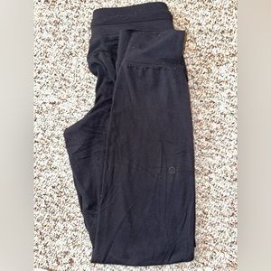 LULULEMON BLACK JOGGERS WITH POCKETS